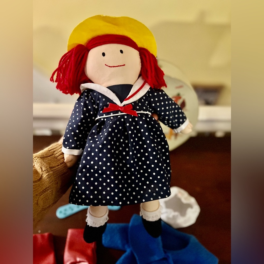 Vintage 90s Madeline Doll - Picture 4 of 6